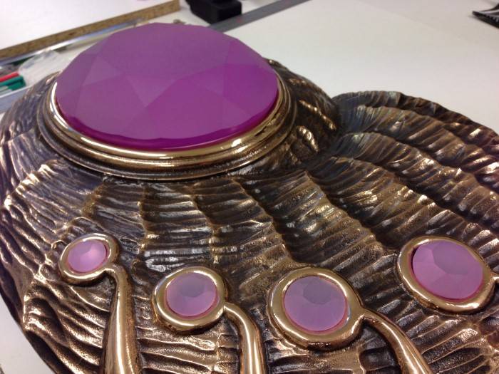Applique bronze insert pâte de verre _taille diamant